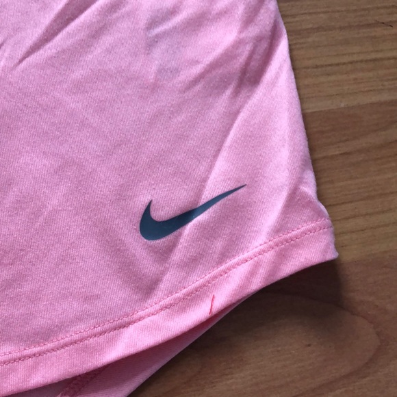 Women’s Nike Tank Top - Picture 4 of 5